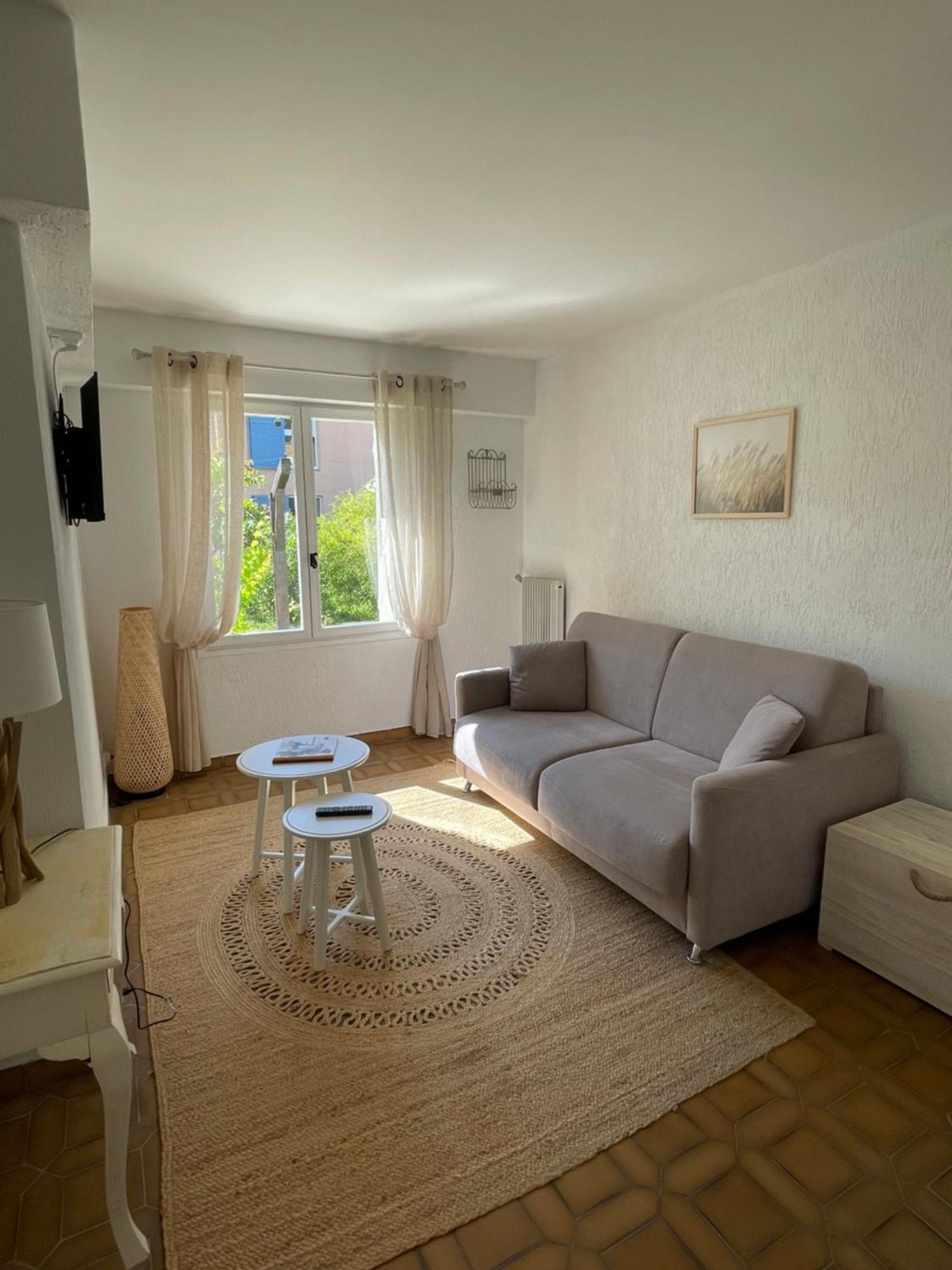 קארוס Bas De Villa Avec Acces Piscine Pres De Nice Cannes Monaco מראה חיצוני תמונה
